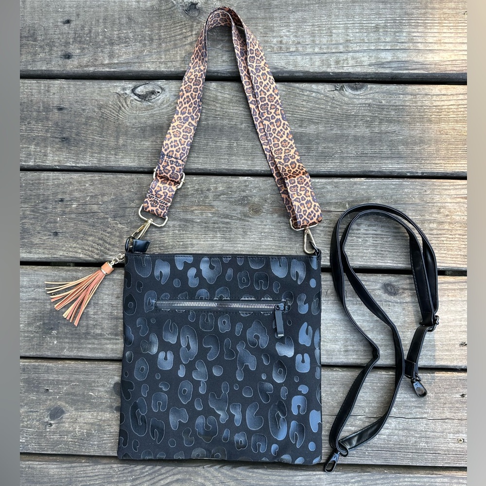 🐆NEW BLACK LEOPARD CROSSBODY BAG PURSE w/ TWO STRAPS & A TASSEL BAG CHARM🐆